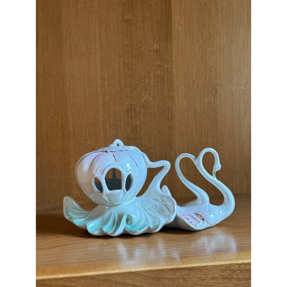 Vintage Capodimonte Porcelain Swan Pumpkin Carriage Figurine Pearlescent Trim - Picture 9 of 15
